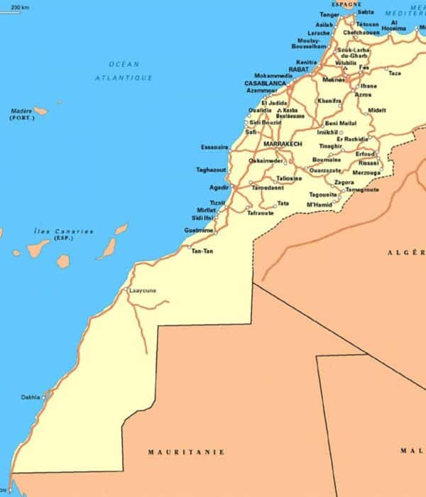 Detailed road map of Morocco highlighting major regions, cities and touring routes