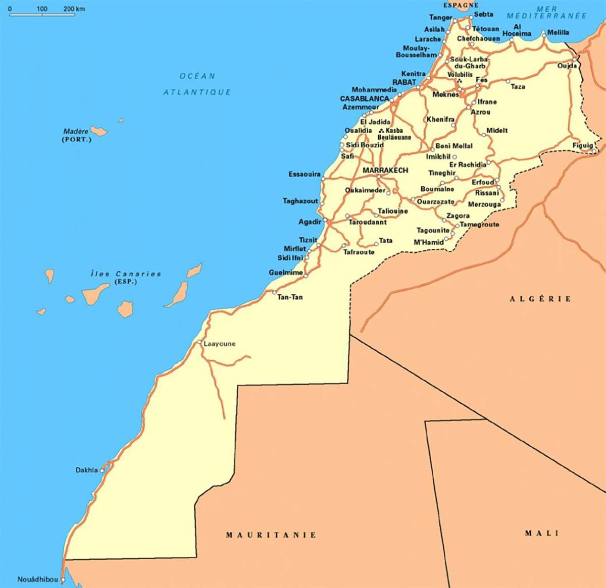 Detailed road map of Morocco highlighting major regions, cities and touring routes